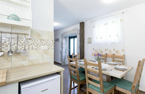 Sveta Jelena House | Wonderful villa for 6 people with A/C, WIFI, TV, terrace and pets allowed
