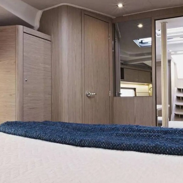 Dubrovnik Delight: A Sun-Kissed Sailing Experience