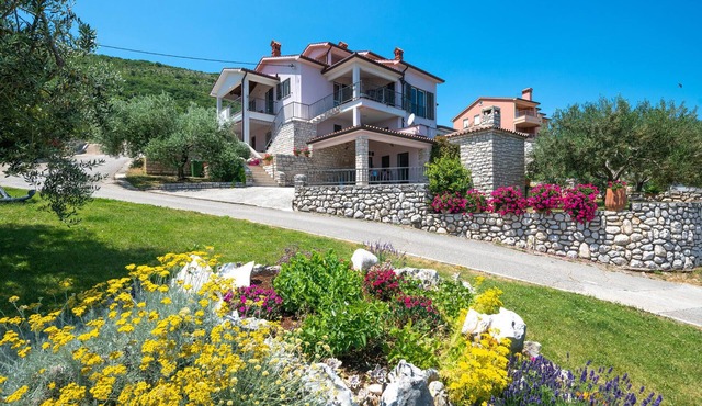 1 bedroom amazing apartment in Ravni