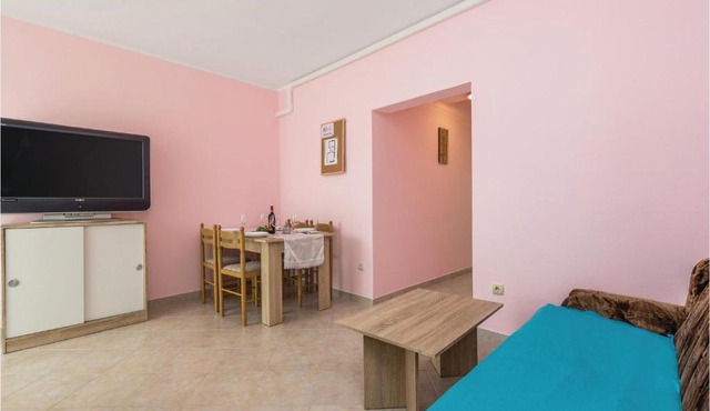 1 Bedroom Gorgeous Apartment In Matulji