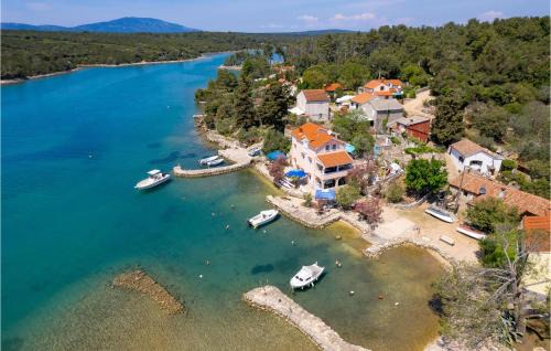 1 Bedroom Lovely Apartment In Punta Kriza