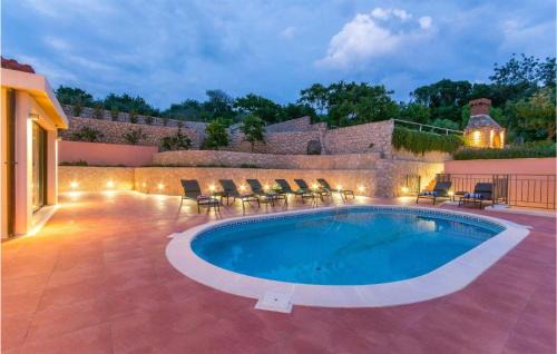 1 Bedroom Lovely Apartment In Molunat