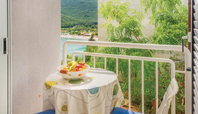 2 bedroom nice apartment in Rabac