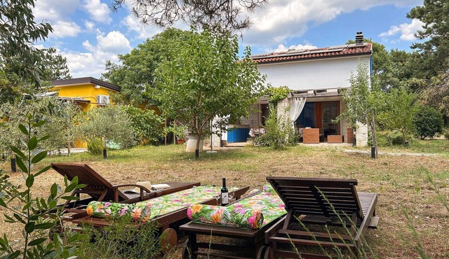 3 bedroom cozy home in Peroj