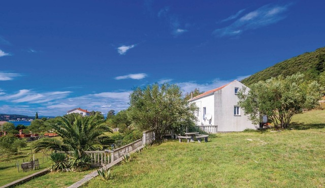 3 bedroom lovely home in Supetarska Draga