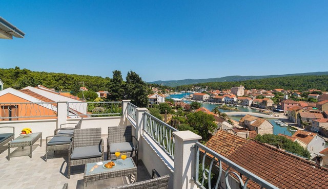 4 bedroom cozy apartment in Vrboska