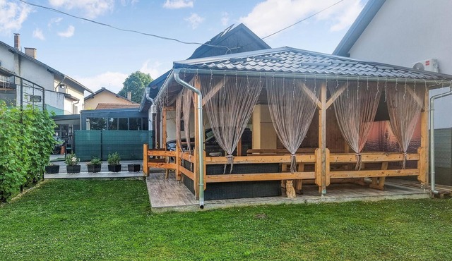 4 bedroom lovely home in Velika Mlaka