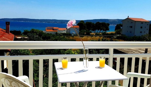 50 m2 SeaView terraces, 2min walk to crystal clear beach, BBQ, parking