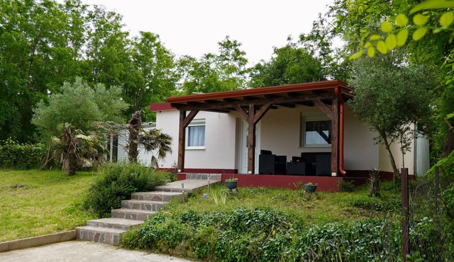 A two bedroom, budget friendly bungalow with large garden - Anma