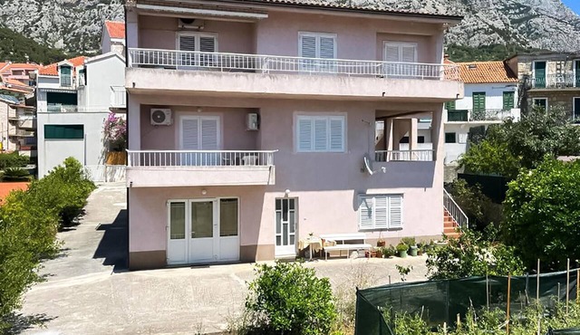 Amazing apartment in Makarska with WiFi