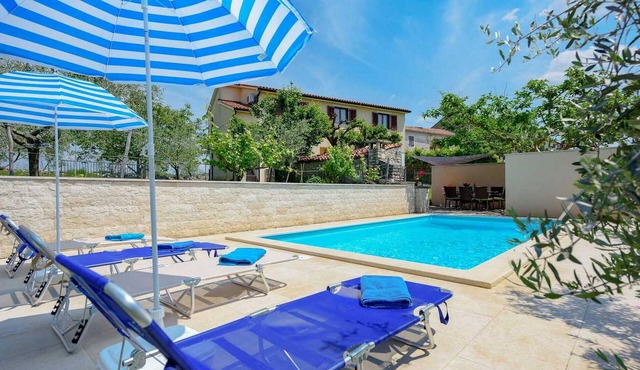 Amazing home in Buje with private swimming pool, can be inside or outside