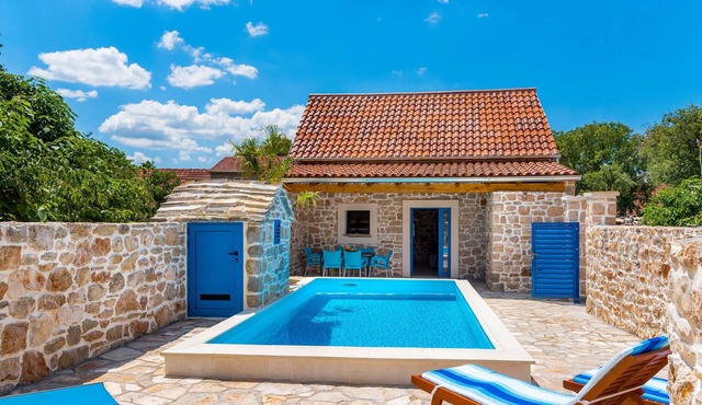 Amazing home in Drnis