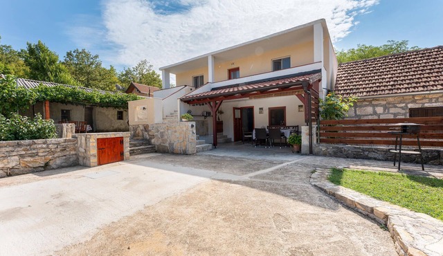 Amazing home in Medvida