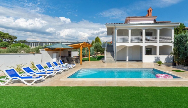Amazing home in Rosini