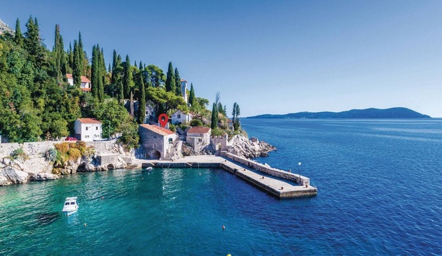 Amazing home in Trsteno with house sea view