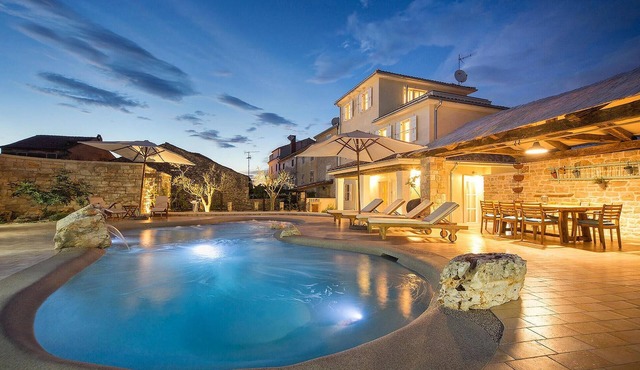 Amazing home in Umag with sauna