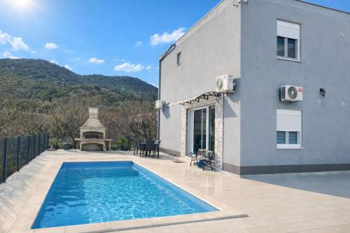 Apartment Ćulum
