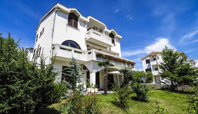Apartment Bozo Baska on the ground floor with terrace