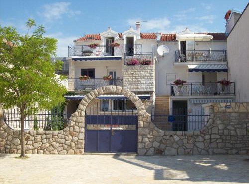 Apartment Jezera 5057g in Jezera