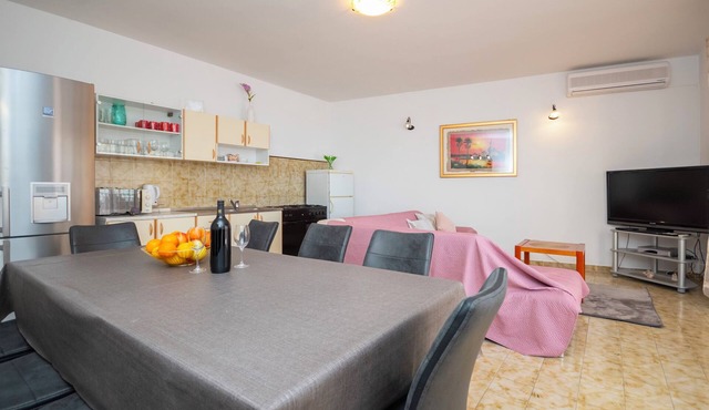 Apartment Karlo