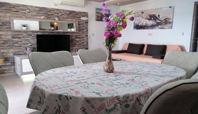 Apartment Libe with Sea View Trogir - Two Bedroom Apartment with Balcony in Seget Donji