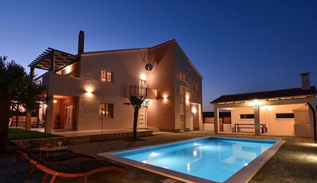Apartment Villa Luana with private pool