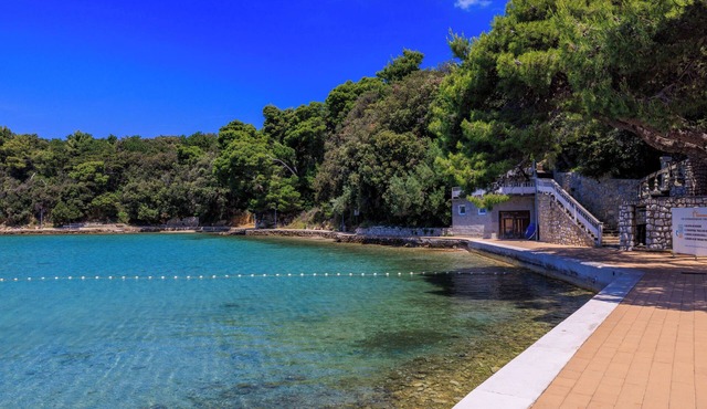 Apartments By the sea in Lopar