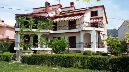 Apartments by the sea Palit, Rab - 15794 in Rab