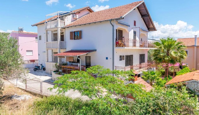 Apartments IvaT