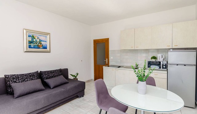 Apartments Marin Two (44452-A1) - Trogir