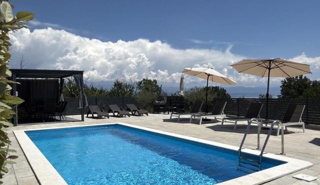 Apartments Nika with swimming pool and beautiful sea view