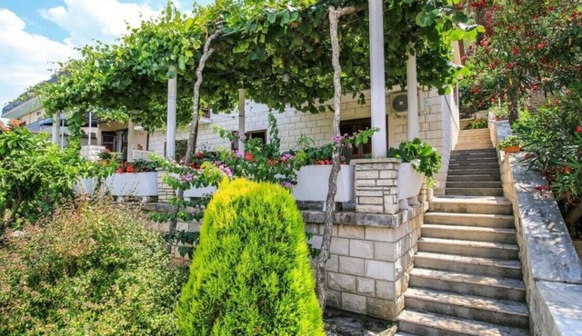 Apartments Tonči, (11203), Trpanj, Croatia