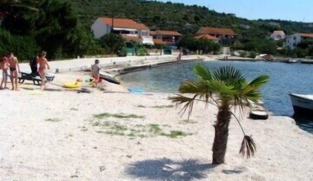 Apartments Vedran, (11812), Poljica, Croatia