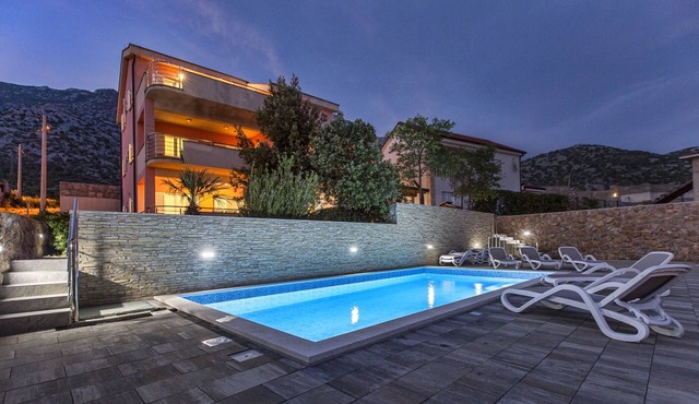 Apartments Villa Dina - Ribarica, Karlobag, Croatia
