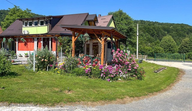 Awesome apartment in Hreljin Ogulinski with sauna