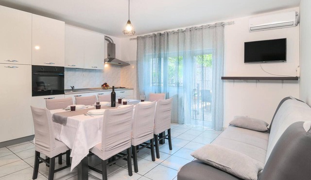Awesome apartment in Dugi Rat with WiFi
