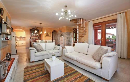 Awesome Apartment In Galizana With Wifi