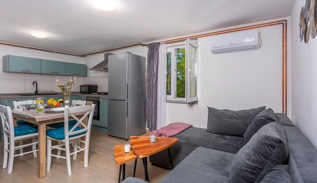 Awesome apartment in Risika with WiFi