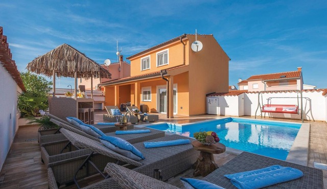 Awesome home in Betiga