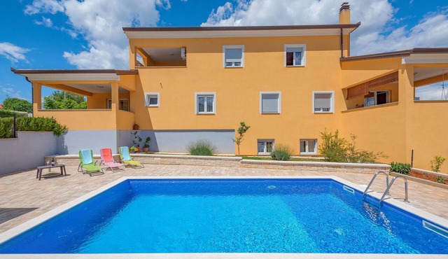 Awesome home in Sorici-Kanfanar