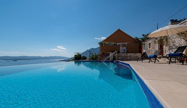 Awesome home in Mokalo