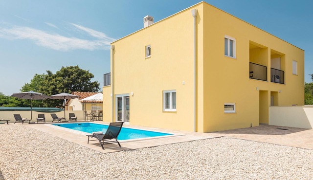 Awesome home in Porec