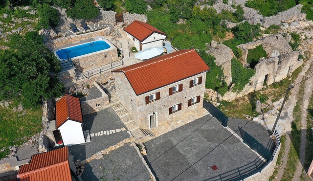 Awesome home in Prizna