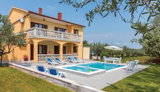 Awesome home in Vodnjan