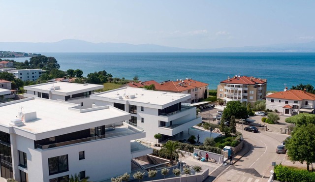 Beach front apartment in Malinska