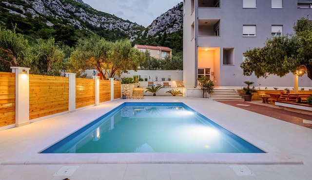 Beach front apartment in Klek