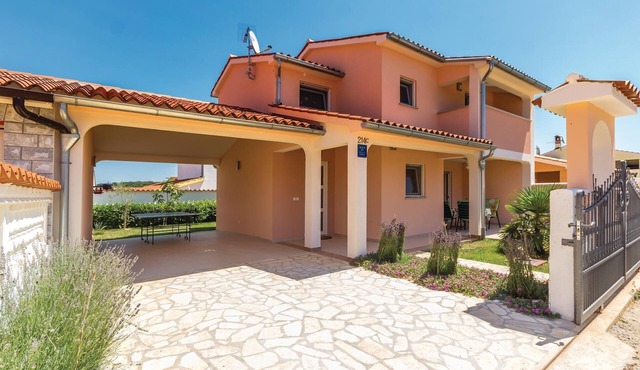 Beach front home in Betiga with WiFi