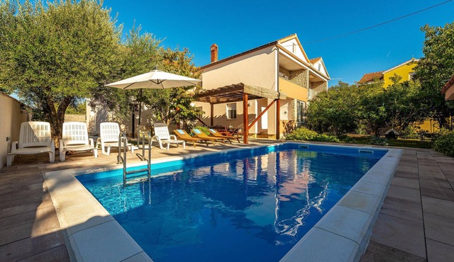 Beach front home in Vrsi