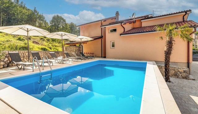 Beautiful apartment for 4 people with pool, A/C, hot tub, WIFI, TV, terrace and panoramic view