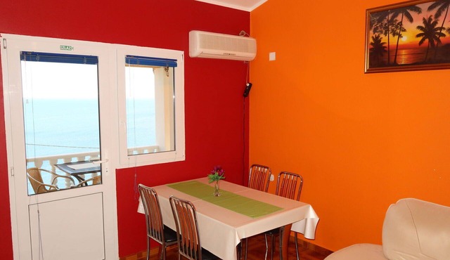 Beautiful apartment for 2 guests with WIFI, A/C, TV and terrace